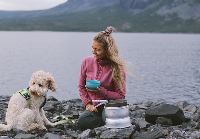 woman-cooking-in-nature